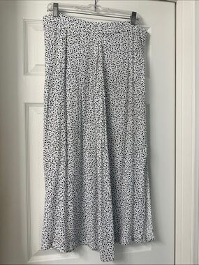 Cotton On Women's White and Black Floral Maxi Skirt
